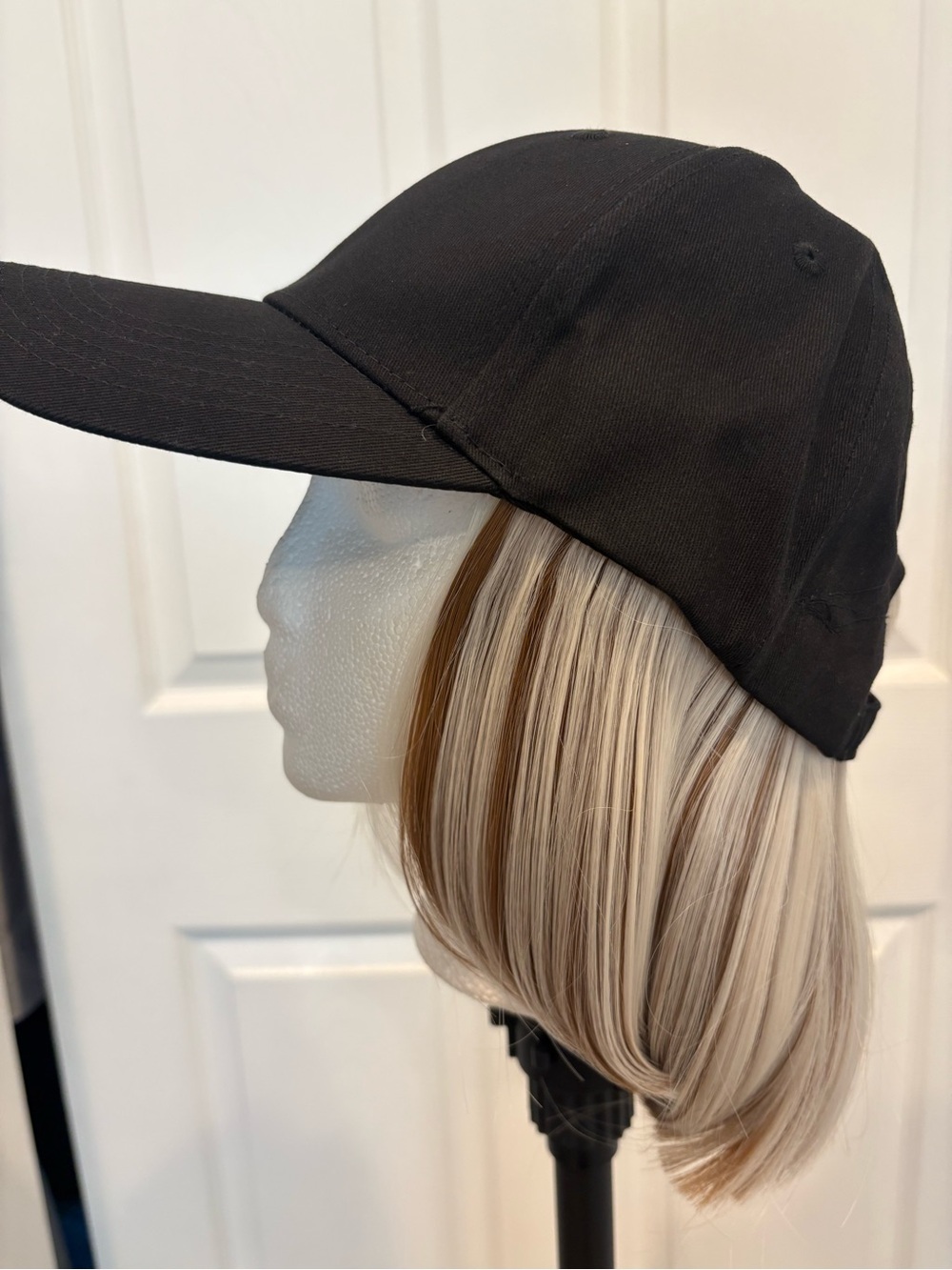 HAT WIG Wigyy Synthetic Chunky Blonde & Brown! Black adjustable cap!